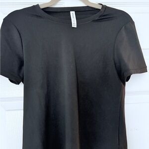 New SPANX Classic Black Short Sleeve Tee